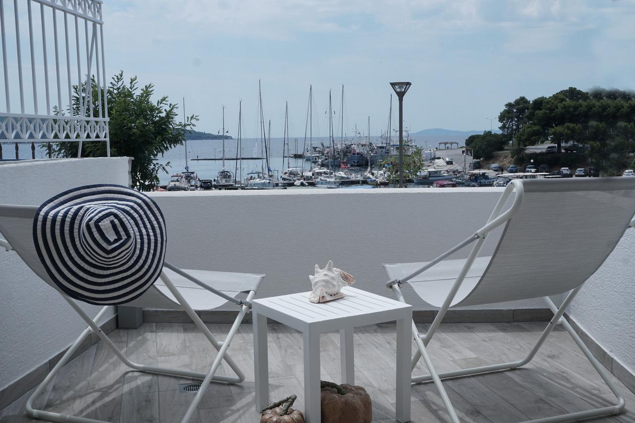 Aqua Marine Hotell Neos Marmaras Exteriör bild